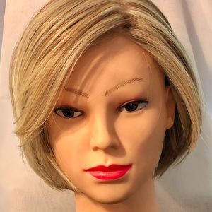 Raquel Welch Straight Up with a Twist Average size cap.Pale Golden Honey